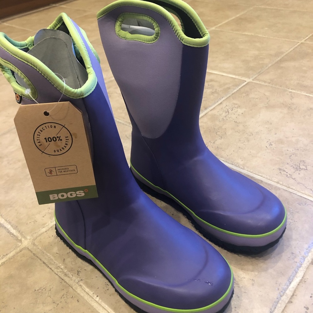 Bogs youth size 5 NIB